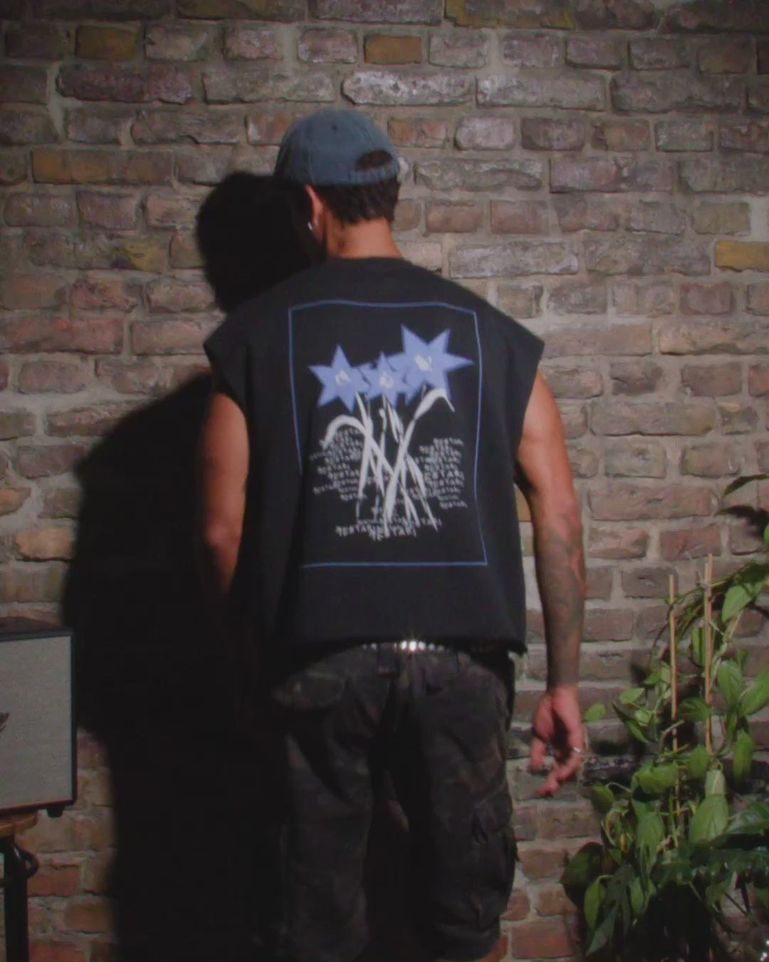 Star Tank Top Raw-Edge